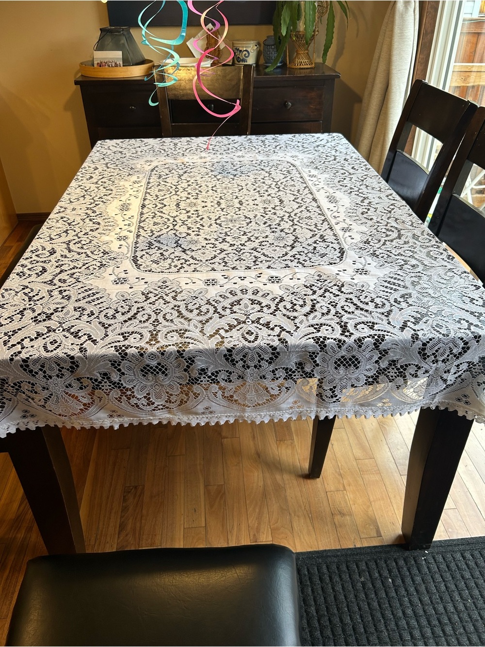 Vintage White Lace Rectangle 4-6 person Tablecloth - Elegant Floral Design